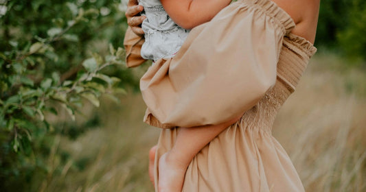 Digitale Meilensteinkarten: Warum Beige & Naturtöne die Ästhetik deiner Baby-Erinnerungen heben