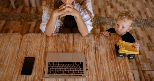 Weniger Druck, mehr Liebe: 5 Tipps gegen den Mama-Stress im Alltag