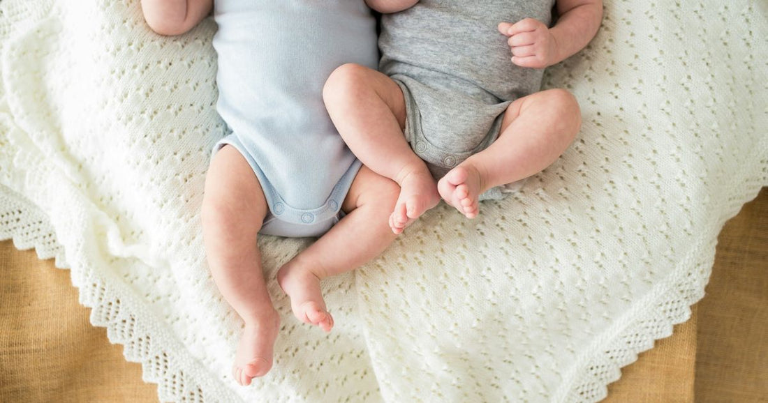 Doppeltes Glück, halbe Zeit? Wie Zwillingsmamas wertvolle Erinnerungen ohne Stress festhalten